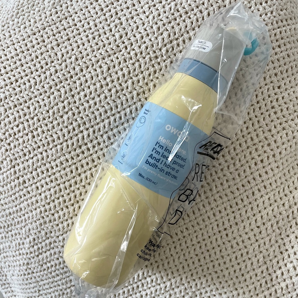 NWT Owala Freesip Twist 18oz in Sunny Daze